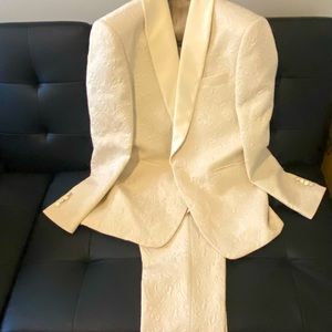 Men ivory suit